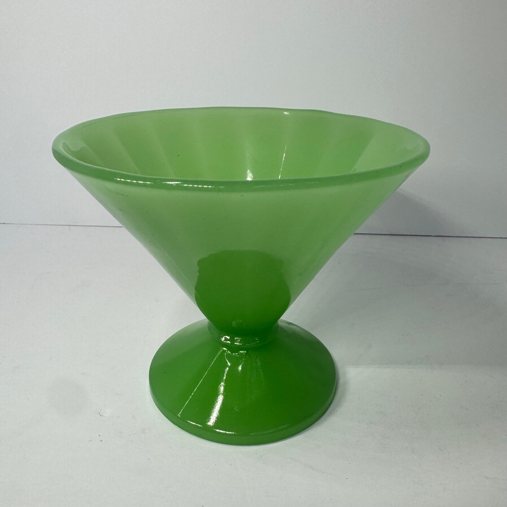 Vintage Green Jadeite Glass Pedestal Bowl Ribbed Flared Compote Dish 5x6 inch